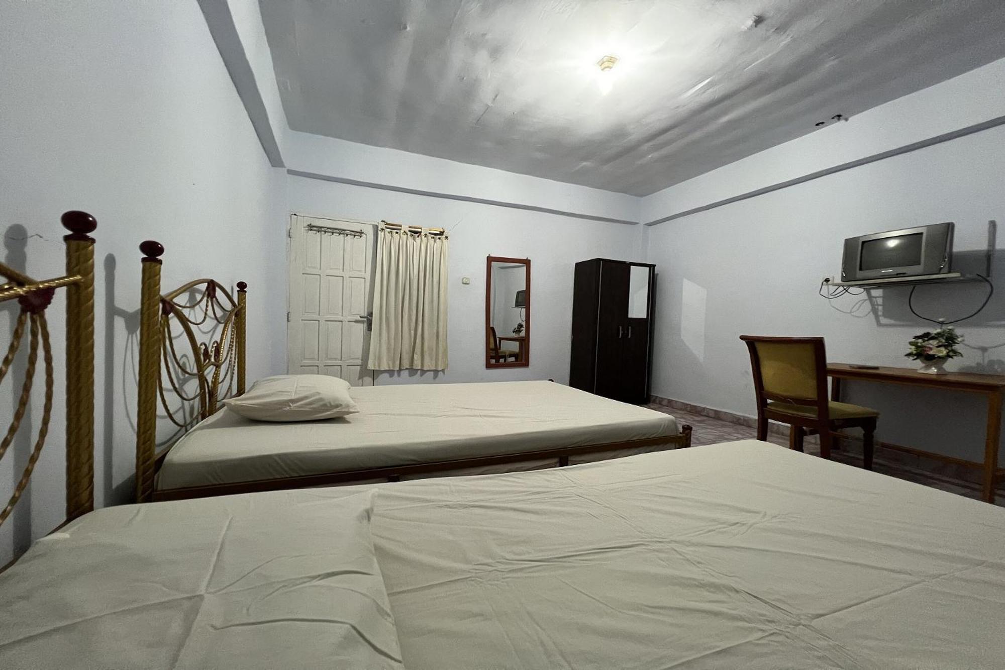 Oyo 91757 Surya Hotelneartaman Anggrek Pkk Watansoppeng Lalabata 외부 사진