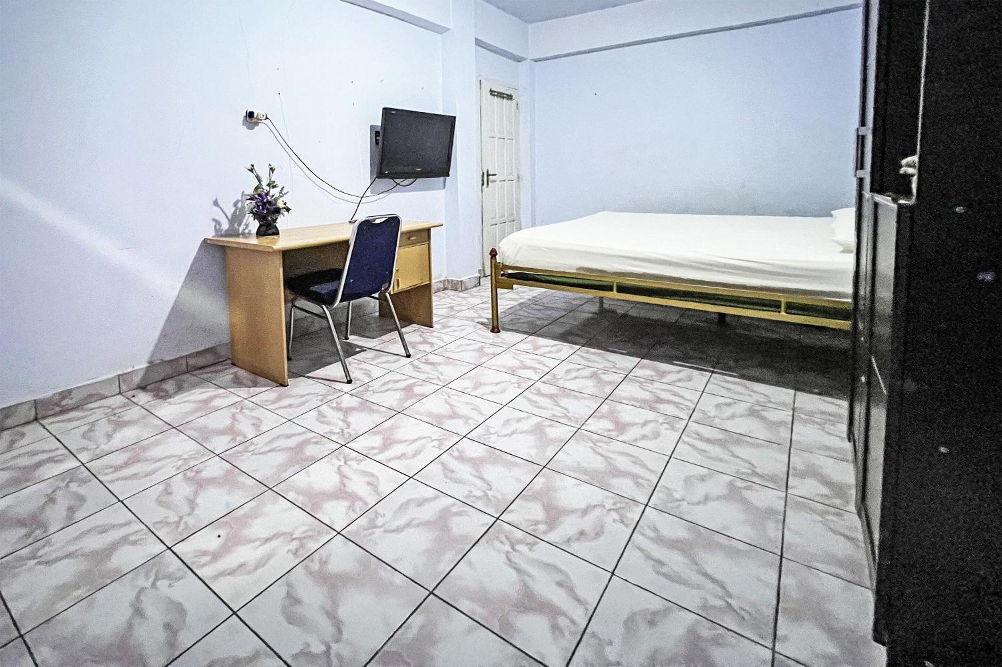 Oyo 91757 Surya Hotelneartaman Anggrek Pkk Watansoppeng Lalabata 외부 사진