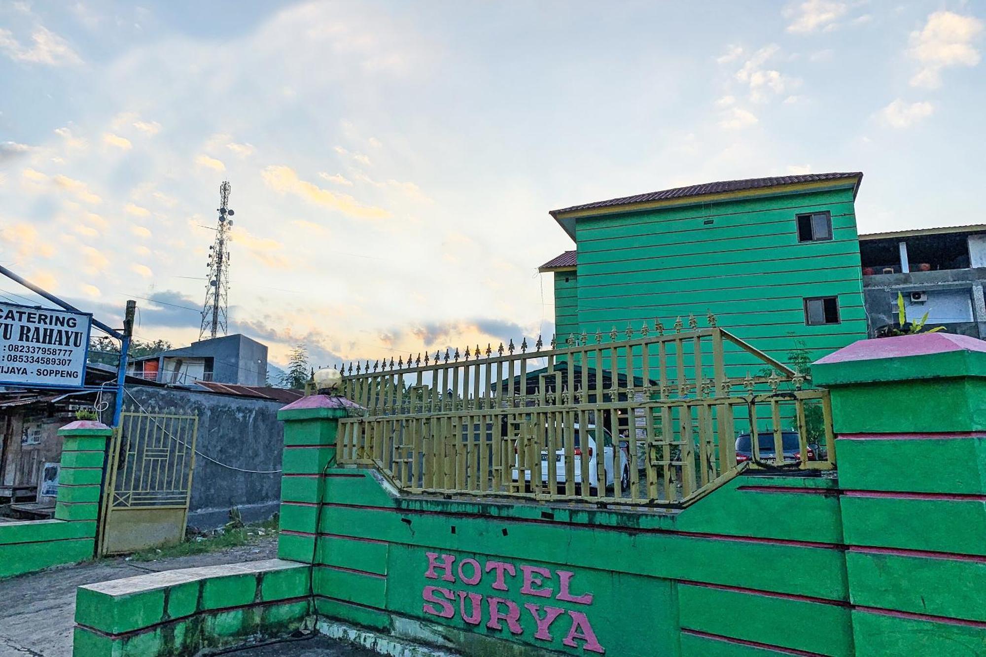 Oyo 91757 Surya Hotelneartaman Anggrek Pkk Watansoppeng Lalabata 외부 사진