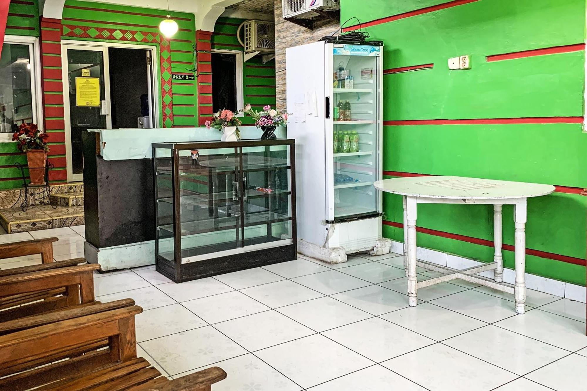 Oyo 91757 Surya Hotelneartaman Anggrek Pkk Watansoppeng Lalabata 외부 사진