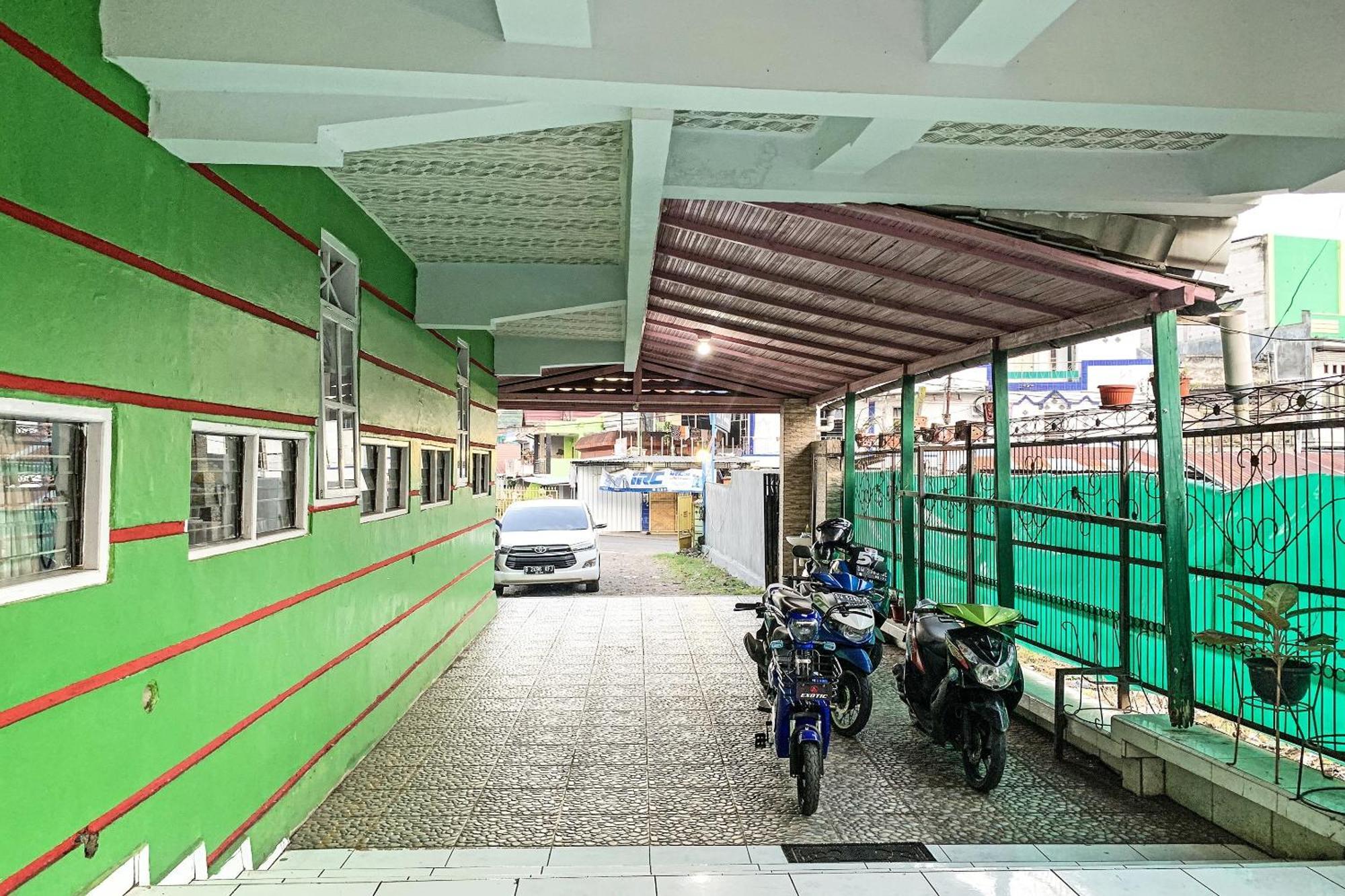 Oyo 91757 Surya Hotelneartaman Anggrek Pkk Watansoppeng Lalabata 외부 사진