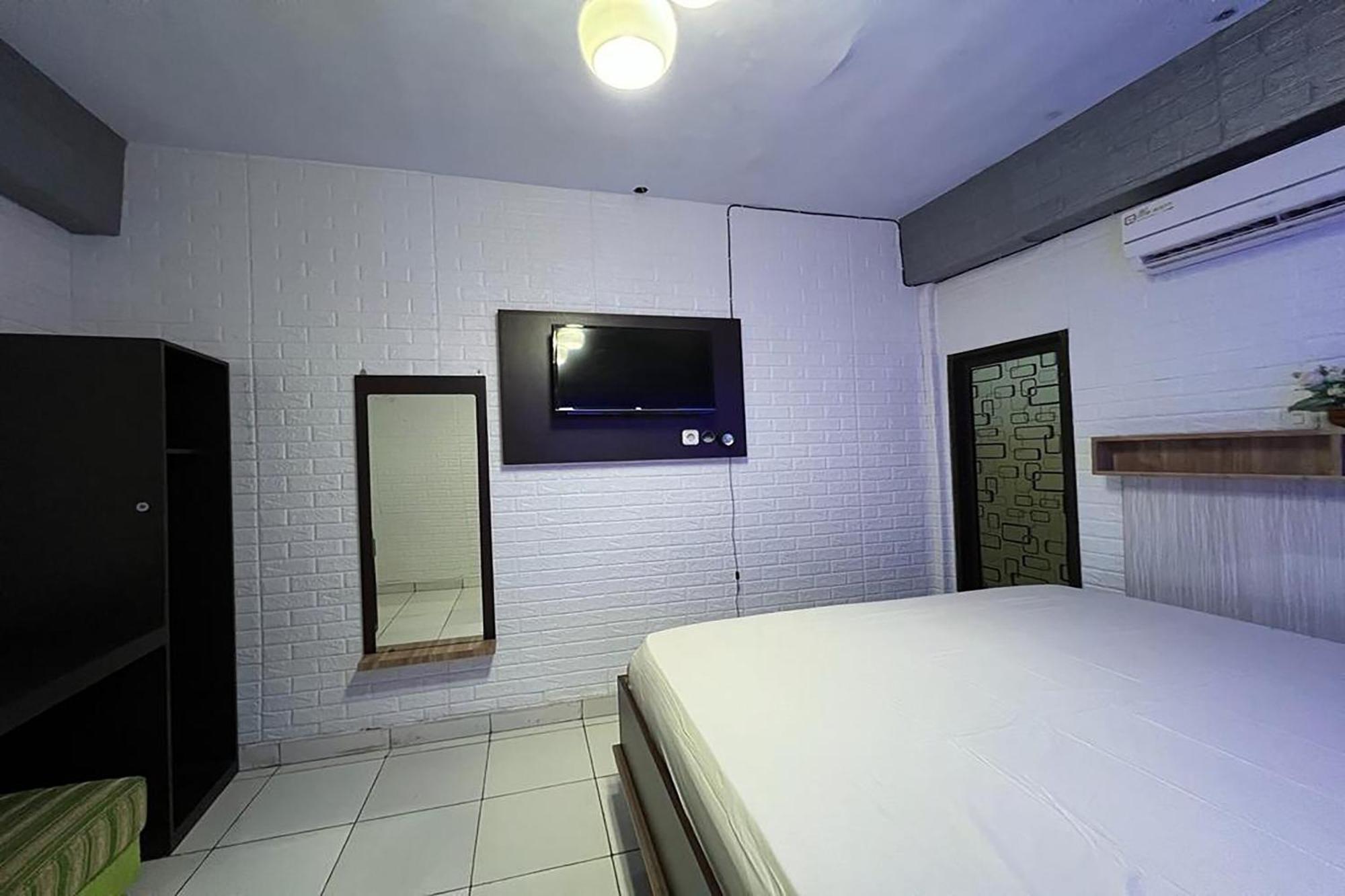 Oyo 91757 Surya Hotelneartaman Anggrek Pkk Watansoppeng Lalabata 외부 사진