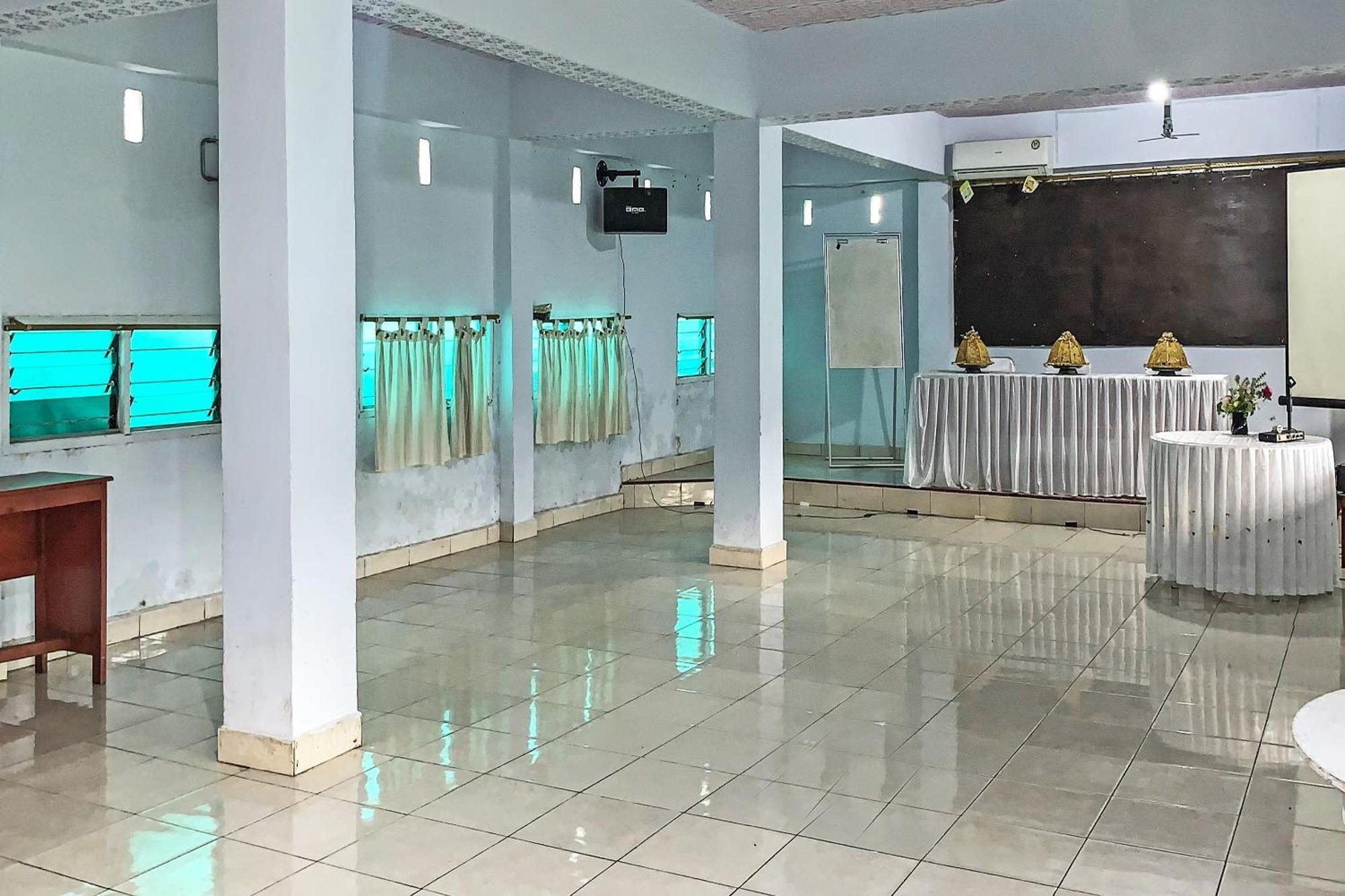 Oyo 91757 Surya Hotelneartaman Anggrek Pkk Watansoppeng Lalabata 외부 사진