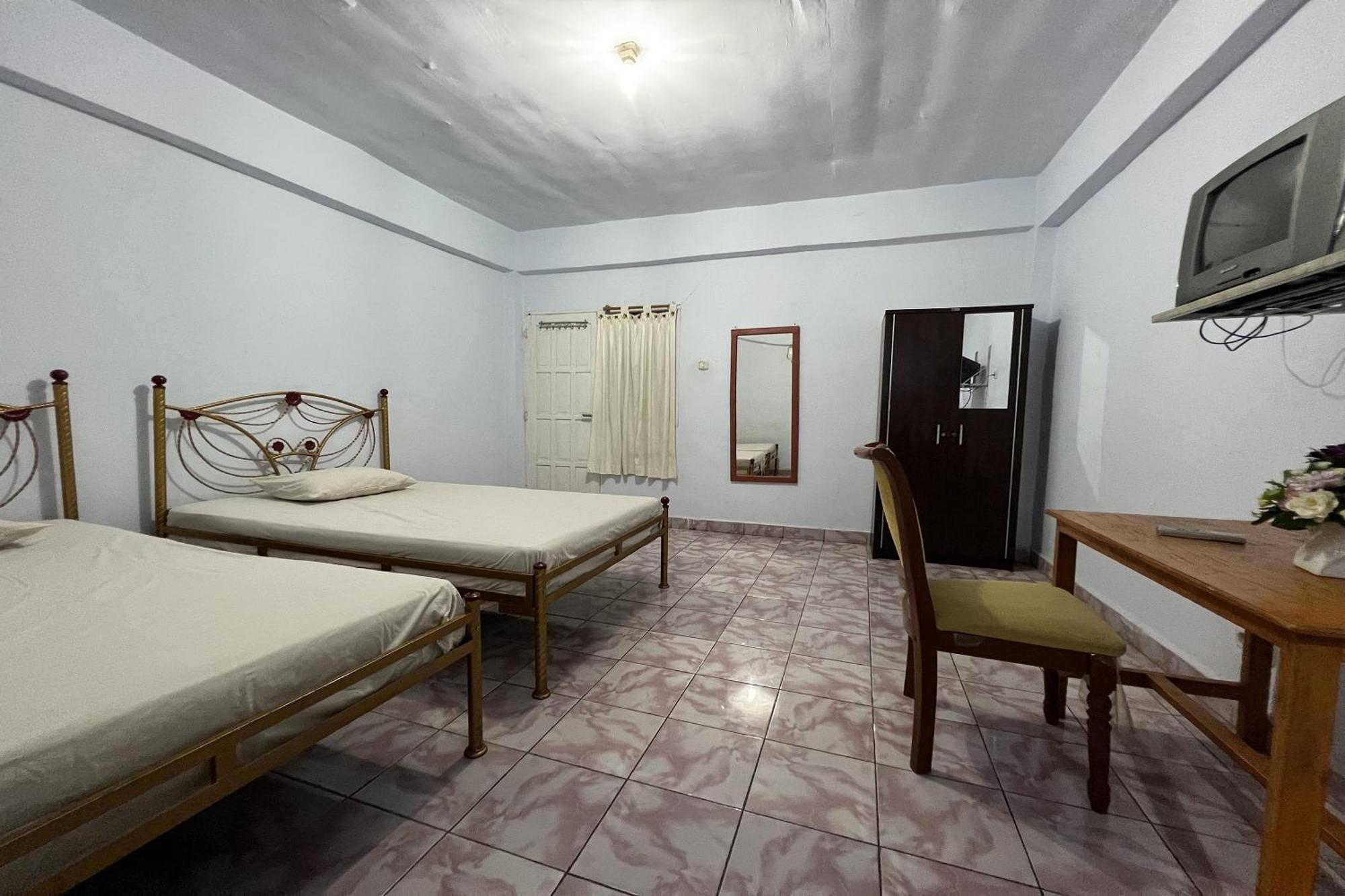 Oyo 91757 Surya Hotelneartaman Anggrek Pkk Watansoppeng Lalabata 외부 사진